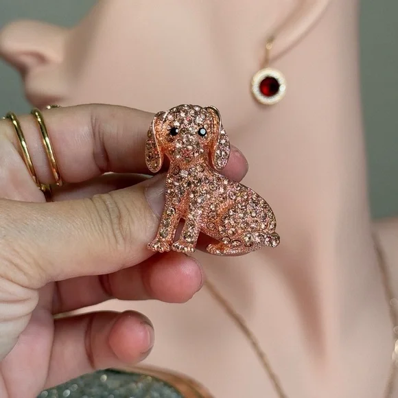 ⚜️ Sparkling Rose Gold Dog Brooch with Crystals 💎❤️🔥 - Picture 4 of 7